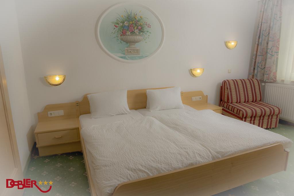 Ferienhotel Dobler Weissenbach am Lech Bilik gambar