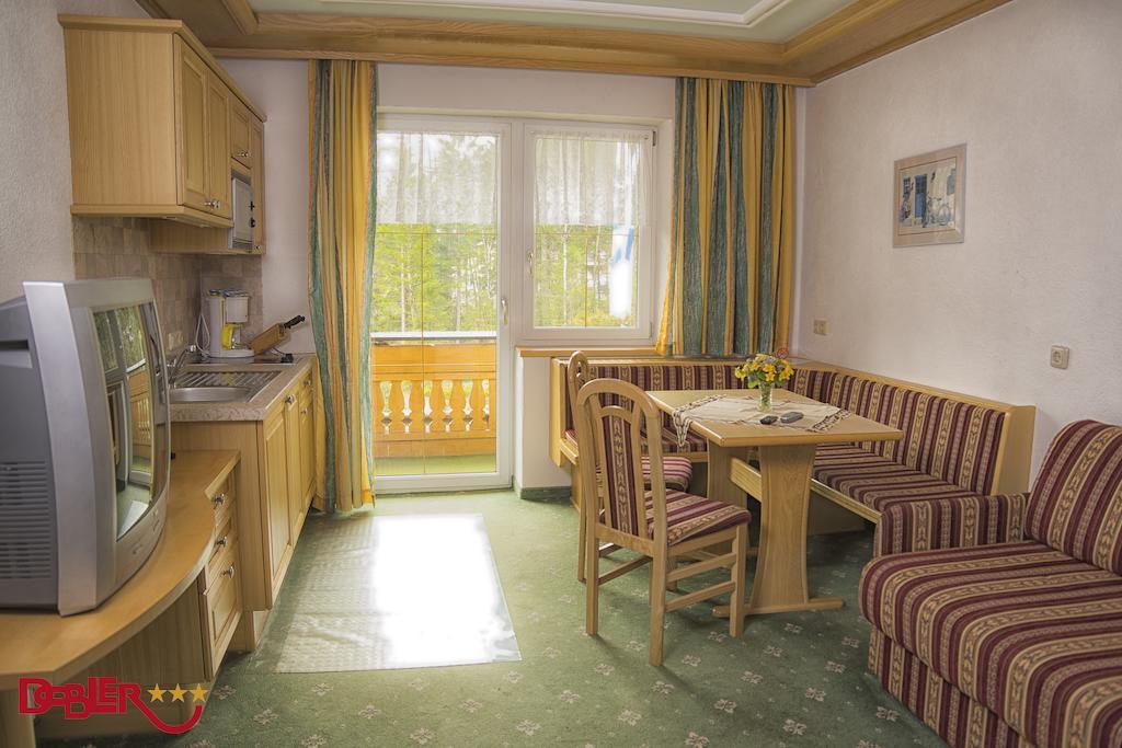 Ferienhotel Dobler Weissenbach am Lech Bilik gambar