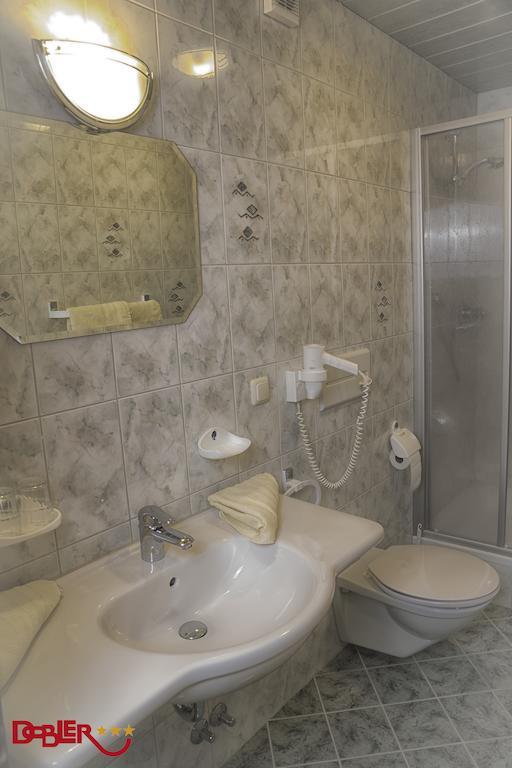 Ferienhotel Dobler Weissenbach am Lech Bilik gambar